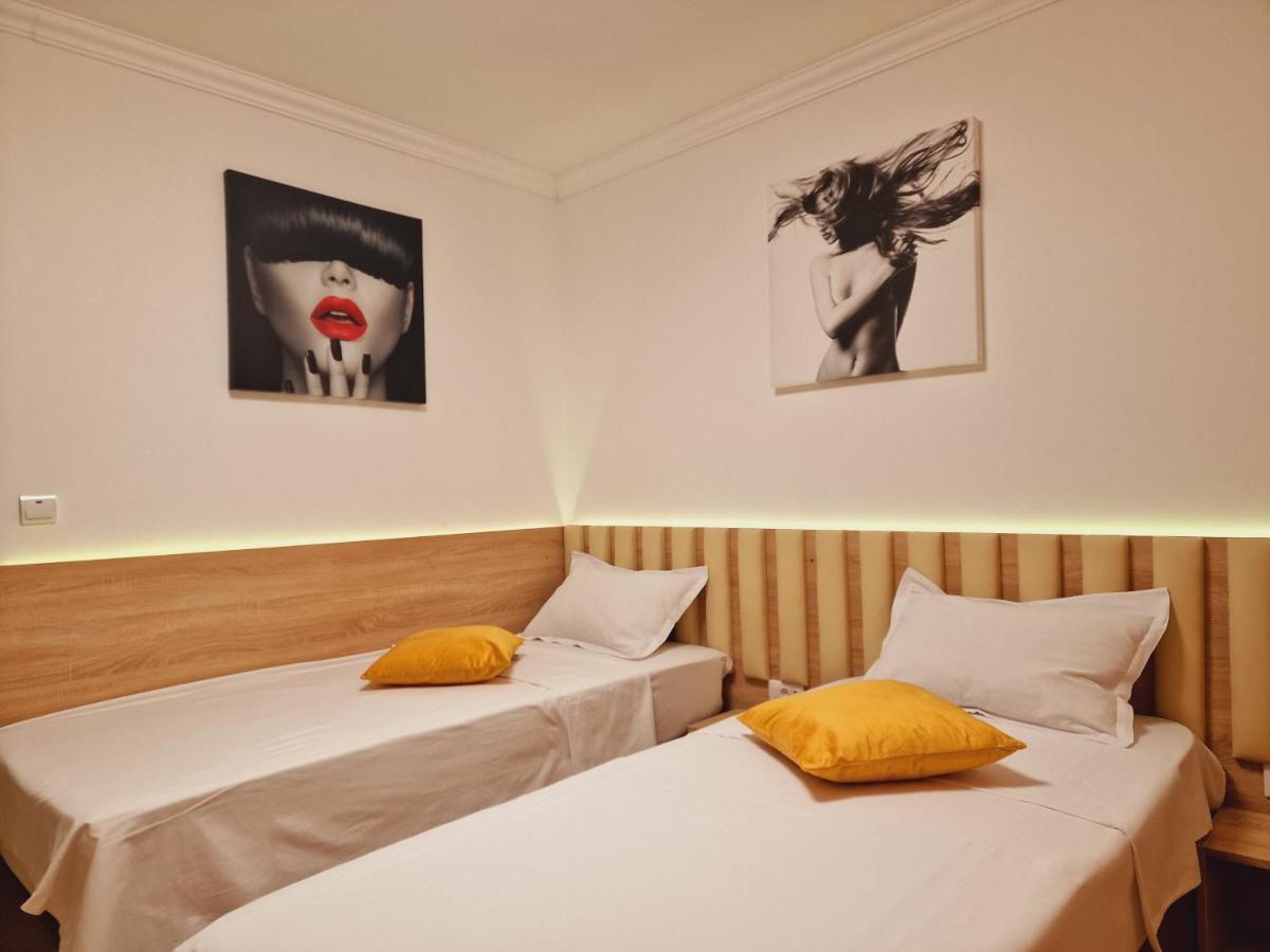 Airport Easy Link Apartment Яш Екстериор снимка