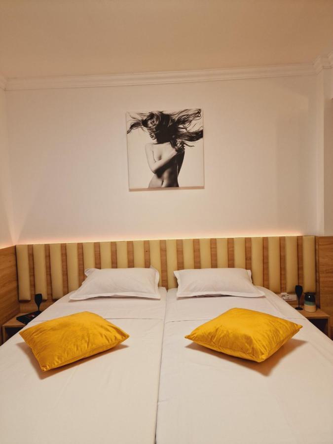 Airport Easy Link Apartment Яш Екстериор снимка