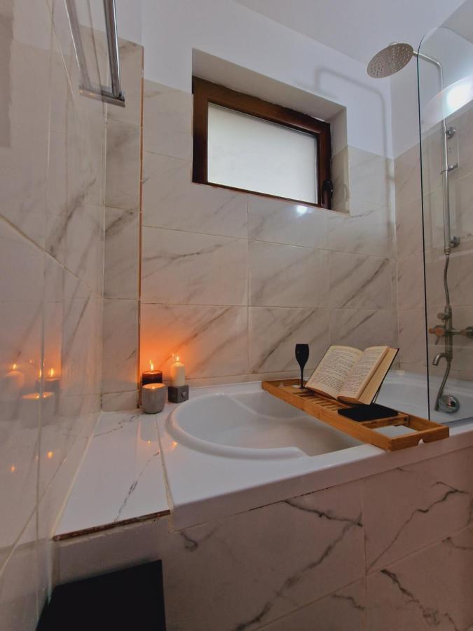 Airport Easy Link Apartment Яш Екстериор снимка